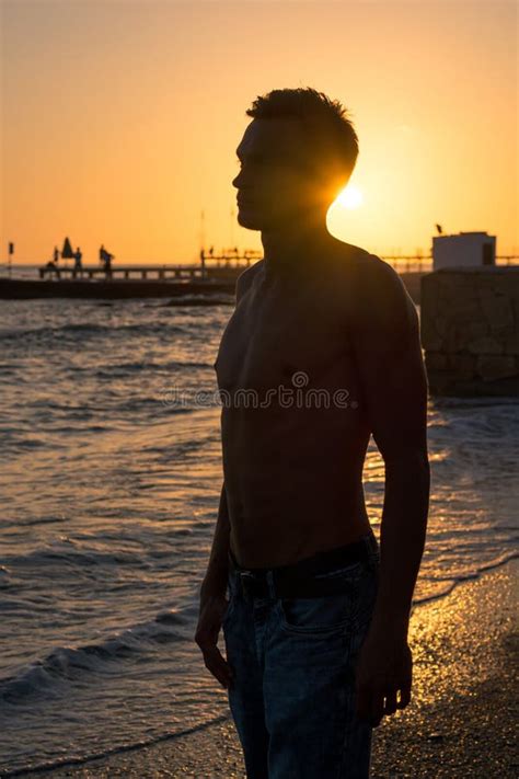 4903 Silhouette Man Standing Beach Stock Photos Free And Royalty Free