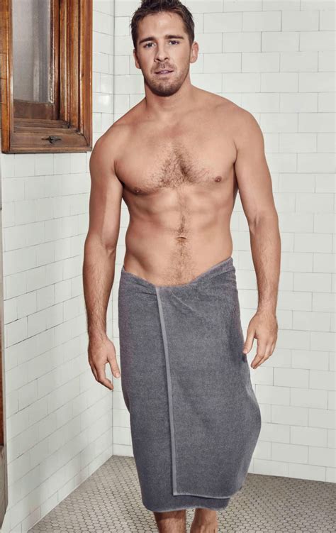 Hugh Sheridan Strips Down For Sexy Towel Shoot