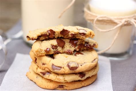 Instead, opt for a mix of milk or semisweet and dark chocolate with these little tweaks, the result is a cookie that's textured on the outside, and soft and gooey on the inside. New York Times Chocolate Chip Cookies (Revisited) | Chocolate chip cookies, Oatmeal chocolate ...