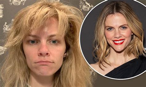Brooklyn Decker Looks Unrecognizable As She Shares Make Up Free Selfie