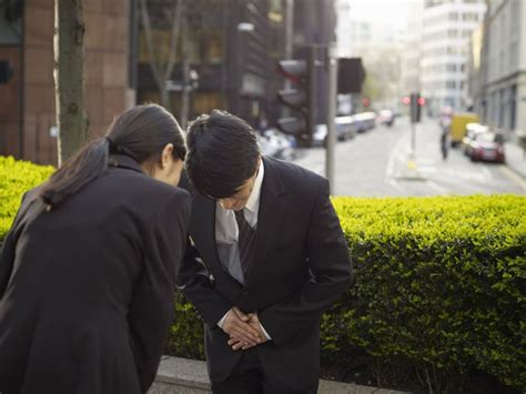 Image Result For Japanese Polite Bow Host Bows Business People People