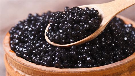 Imperia is at the forefront of caviar's new culinary moment. ¿Sabes por qué el caviar es tan caro? Te lo contamos