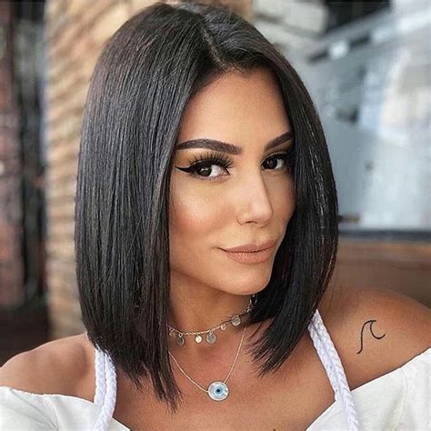 Soft layers with dark and light strands give an alluring feminine touch to your aging personality. 25 Hairstyles Medium Length Bob Hairstyles 2021 - Discover ...
