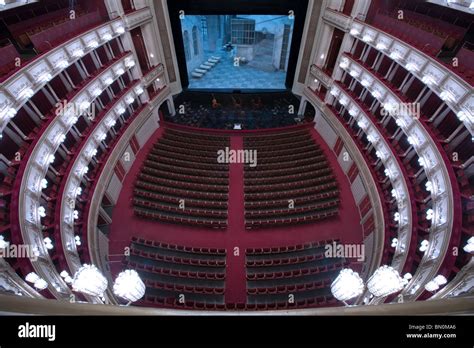 Vienna Opera House Interior Hi Res Stock Photography And Images Alamy