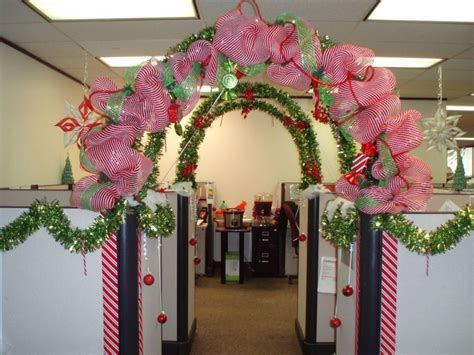 41 Gorgeous Office Holiday Decors That Inspire Office