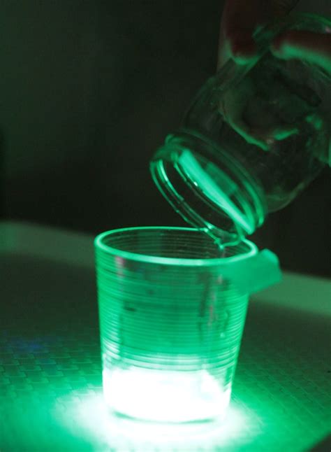 Glow Stick Reactions Science Experiment Glow Stick Party Glow Sticks