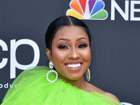 City Girls Yung Miami Announces Shes Pregnant In Documentary Clip Hiphopdx