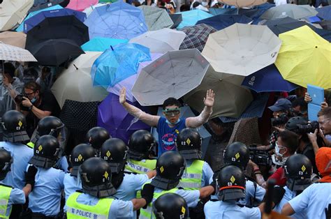 Hong Kong Protesters Stockpile Supplies Flood Streets