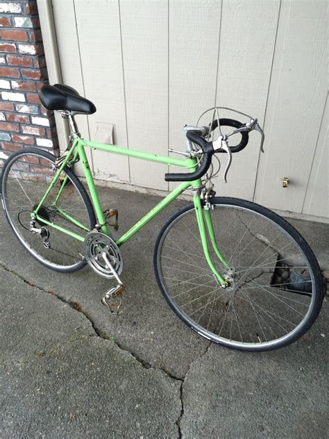 Needs wash, wax, and some adjustments. 1973 schwinn super sport - Pedal Room