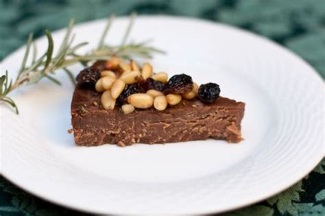 The romans dined on roast pork in spicy sauces, snacked on cheese with dates and nuts, ate omelettes with mushrooms, and enjoyed desserts you don't have to prepare and cook a giraffe or a flamingo to have an ancient roman meal. 44 best images about Roman desserts on Pinterest | Stuffed ...