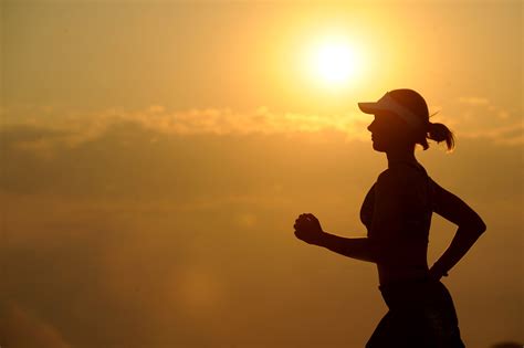 무료 이미지 수평선 실루엣 소녀 태양 여자 해돋이 일몰 햇빛 아침 새벽 황혼 저녁 운동 달리는 사람