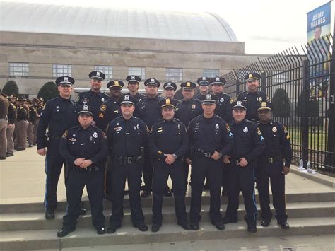 16 Omaha Police Officers To Help With Security At Trumps Inauguration