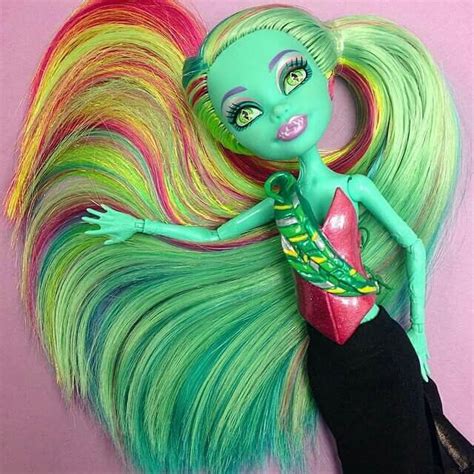 Pin By Hannah Schwartz On Denisa Medrano Hairstyles For Dolls Hair