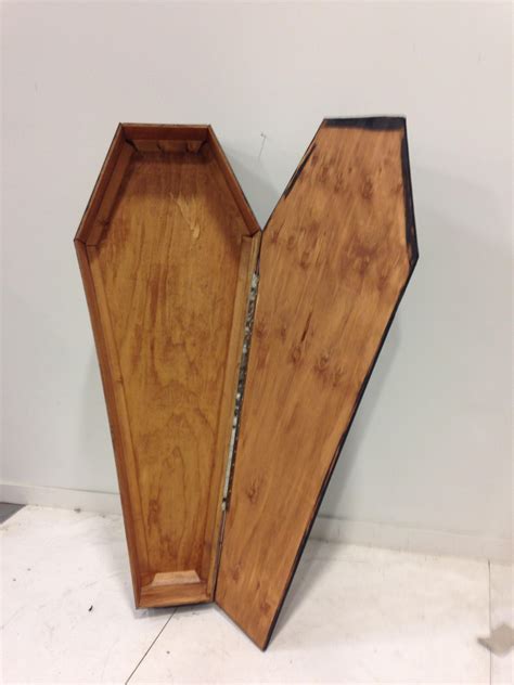 6 ft coffin - Halloween/Horror - Themed Party Props - Prop ...