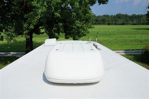 A Few Ways To Repair Your Rv Roof Drivin And Vibin