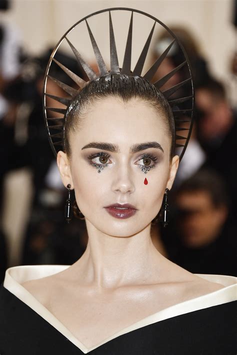 Lily Collinss Met Gala Makeup Is A Sneaky Tribute To The Dark Arts
