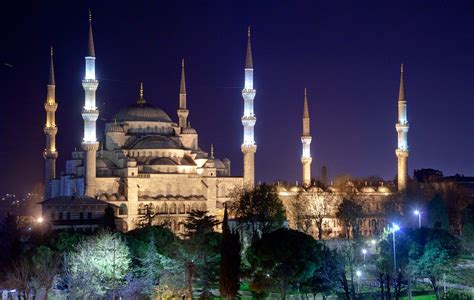 Traveleze A Tour To The Finest Mosques Of Istanbul A Dive Into Opulence