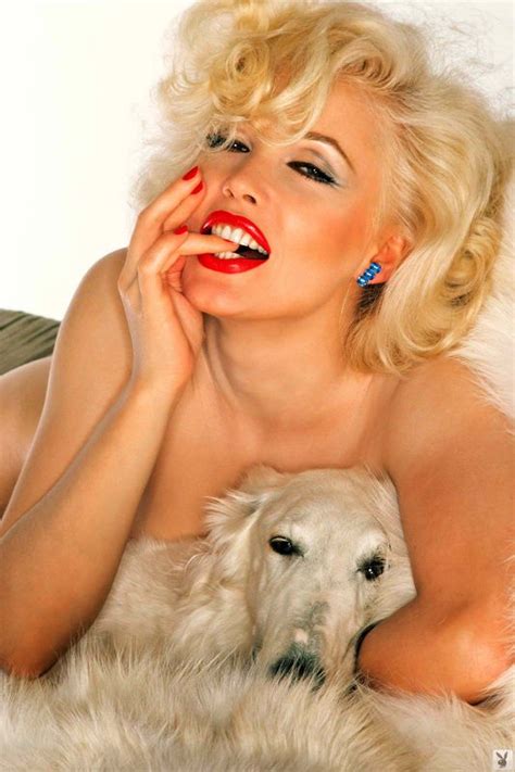 Marilyn Monroe Lookalike Linda Kerridge