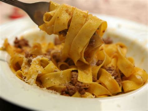 Chefs Revealed Their Favorite Jarred Pasta Sauces Pasta Sauce