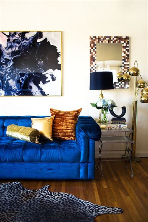 The ultimate parisian apartment decor guide. 25 Stunning Living Rooms with Blue Velvet Sofas