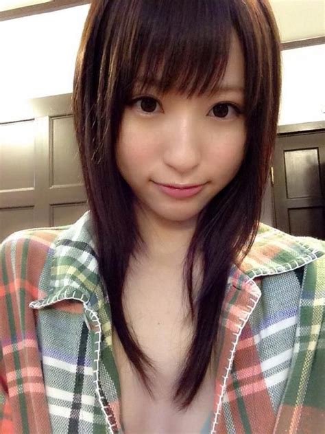Moe Amatsuka Pretty Selfie