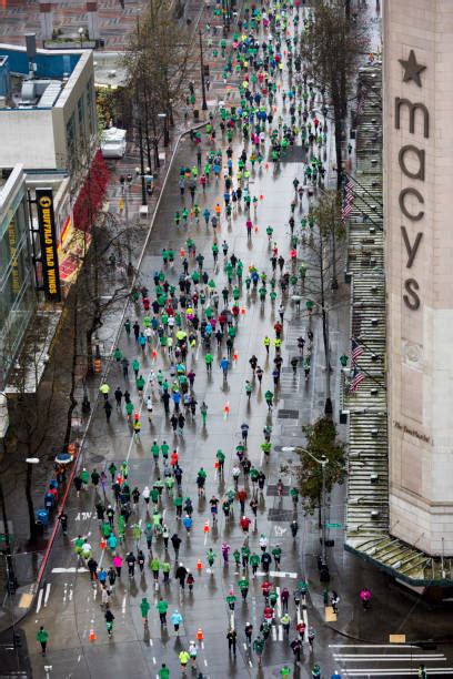 St Patricks Day Run Stock Photos Pictures And Royalty Free Images Istock