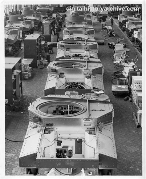 Wwii 1941 42 M3 Leegrant Medium Tanks In Production Equipped With A