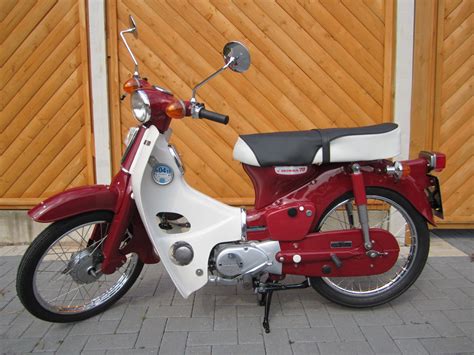 It was introduced in the usa, canada, asia, and vietnam in 1970; moto honda c70