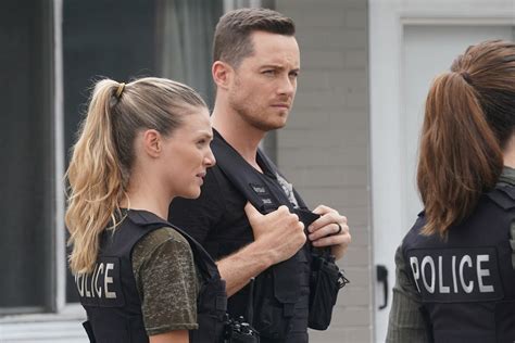 Chicago P D Season Showrunner Hints At Jay Halstead And Hailey Upton Marriage Trouble