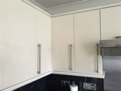 Cream High Gloss Kitchen Cabinet Doors