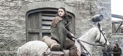 Game Of Thrones Saison 8 Maisie Williams Arrive à Belfast Pour Le