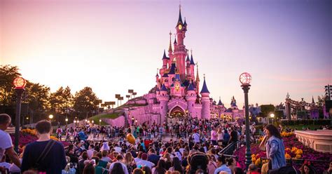 Disneyland Parijs Opent Binnenkort Opnieuw Zijn Deuren