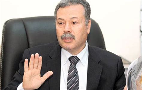 طلاب الدبلومات الفنية أدوا امتحانات الدور الثانى دون قال الدكتور طارق شوقى وزير التربية والتعليم والتعليم الفنى، سوف توفر الوزارة أسئلة. وزير التعليم السابق: إلغاء الميدتيرم قرار صحيح لكنه لن ينجح