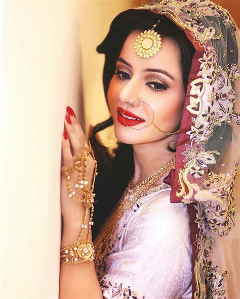 Rabi Pirzada Bridal Poses Bridal Shoot Desi Bride Perfect Bride