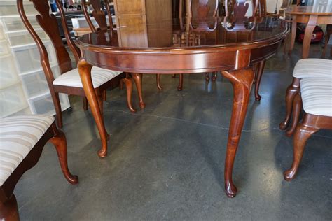Mahogany Dining Table W 2 Leafs And 8 Chairs By Thomasville