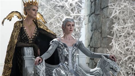 The Huntsman Winter S War Freya And Ravenna Ice Queen Huntsman