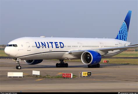 N2250u United Airlines Boeing 777 300er Photo By Brian Id 1188032