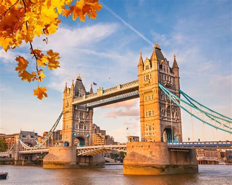 The tower of london, officially her majesty's royal palace and fortress of the tower of london, is a historic castle on the north bank of the river thames in central london. 15 Best Things to Do in Southwark (London Boroughs ...