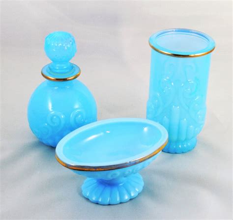 Avon Bristol Blue Glass Set 3 Pieces Of A Beautiful Bathroom
