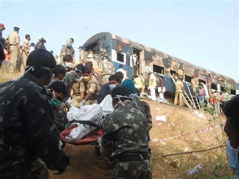 Fire On Indian Nanded Bangalore Express Kills At Least 23 The