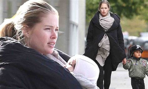 Doutzen Kroes Goes Make Up Free To Spend The Day With Her Kids Hours