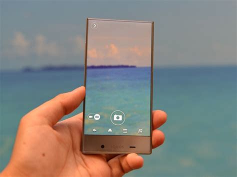 Full Display Smartphone Sharp Aquos Crystal