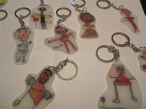 Llaveros Hechos Con Magic Plastic De Apli Crafts For Kids Keychain