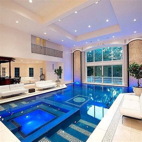 Amazing Indoor Pool Ideas For A Delightful Dip Piscine intérieure Piscine maison Maison