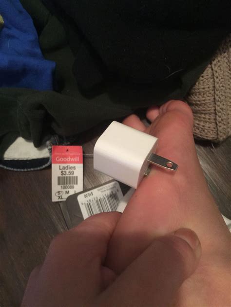 18 Year Old Gets Phone Charger Stuck In Foot Because Of Her Messy Room