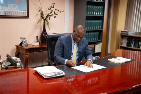 Dominica Pm Roosevelt Skerrit Invites Youth To Join Digital Literacy Skills Training Writeups 24