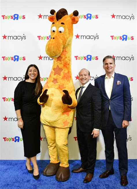 Macys National Rollout Of Toys ‘r Us Hits Herald Square