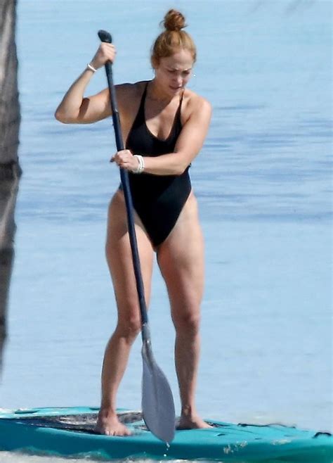 Jennifer lopez в марте 2021 года стали появлятся слухи о том, что влюбленные расторгли помолвку. Jennifer Lopez in a Swimsuit - Turks and Caicos 01/06/2021 ...