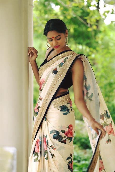 Floral Design Traditional Saree Indian Attire Indian Wear Indian Beauty Saree Indian Sarees