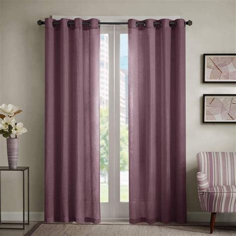 Use a neutral background for understated sophistication, or venture out with a handful of other hues. Pin on Burgundy bedroom
